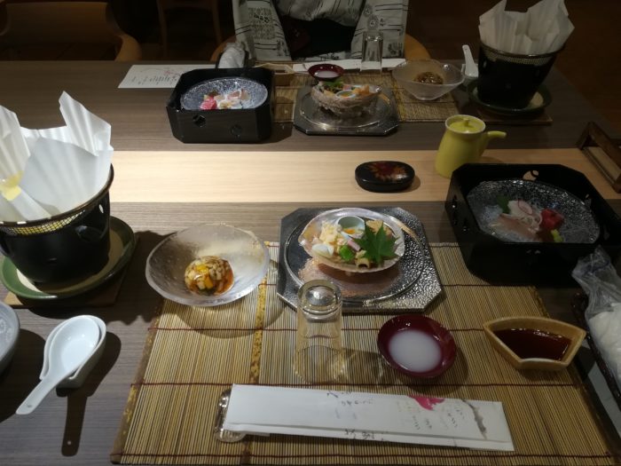 夕食は 美食爛漫 美食一つ星 基本会席コース