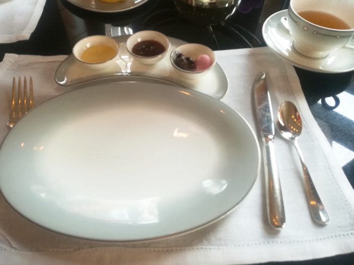 お次はジャムとおつまみ的なお菓子を♪