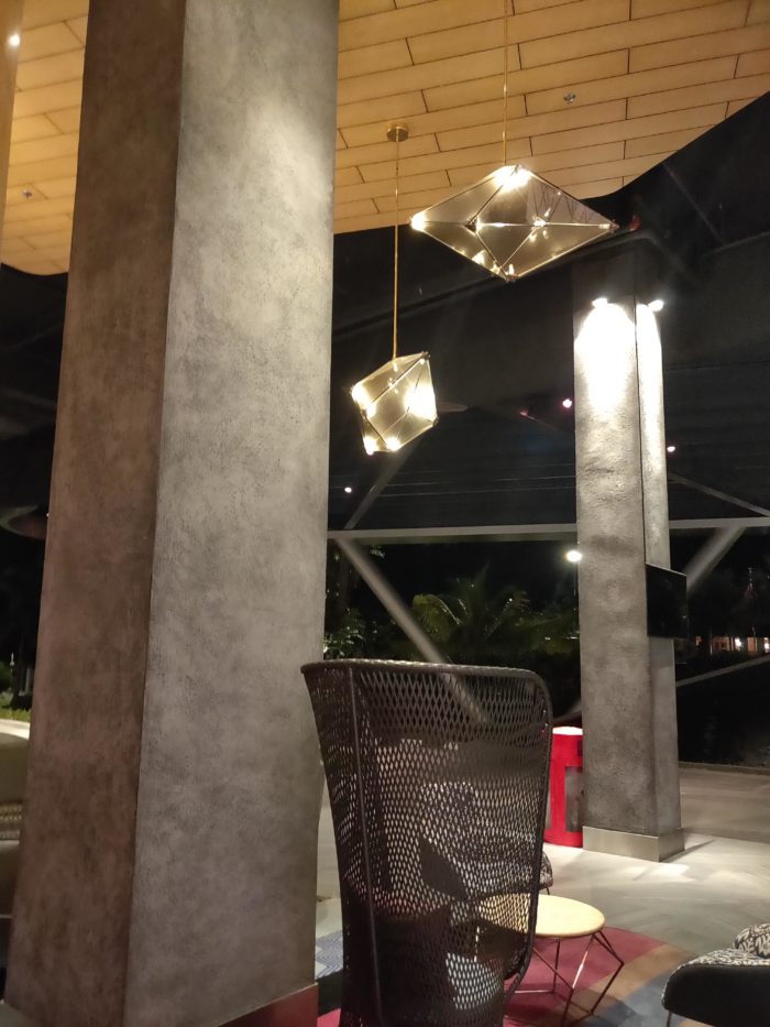 アロフトのロビーの様子