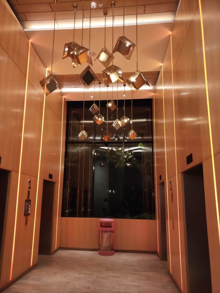 アロフトのエレベーターホールまでのアレコレ