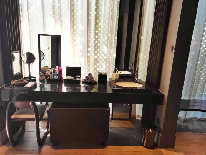 休憩室・鏡台