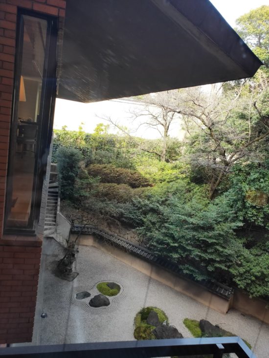 部屋に入った時の眺め