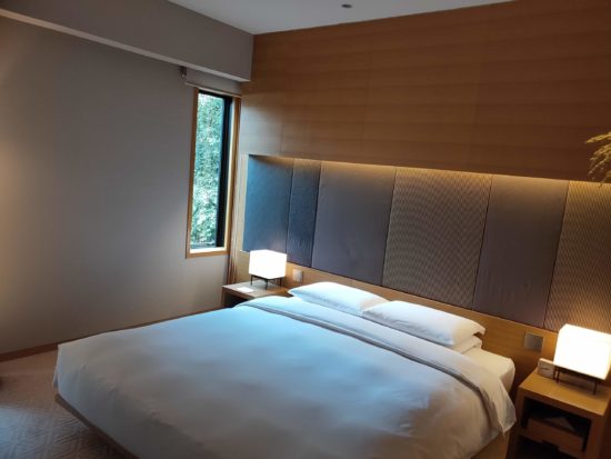 ベッドルーム＆デスク周り