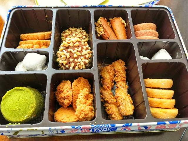 ２．プリンスホテル　クッキーの花束の中身