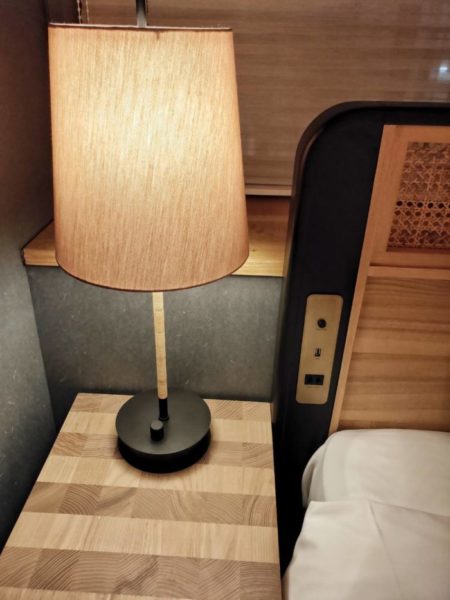 グッドネイチャーホテルのヘッドライトとコンセント類