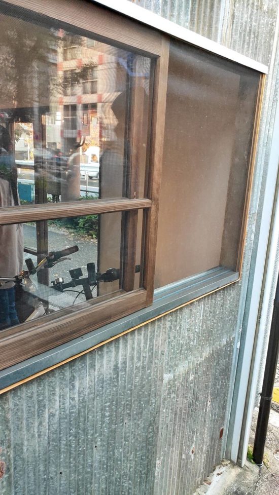 hariのシナモンロールのお店