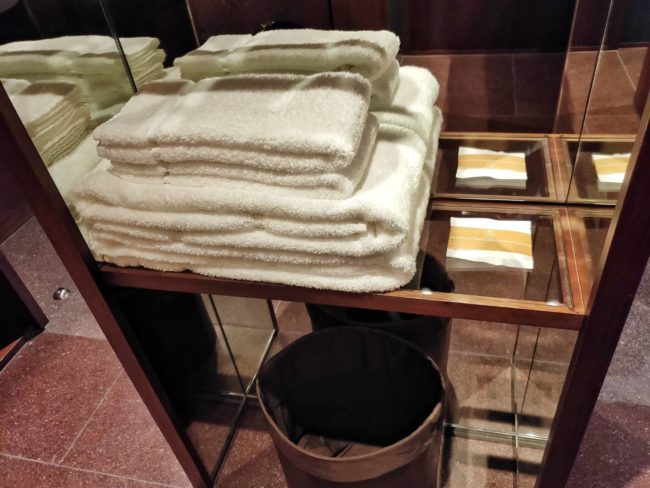 タオルとバスソルト