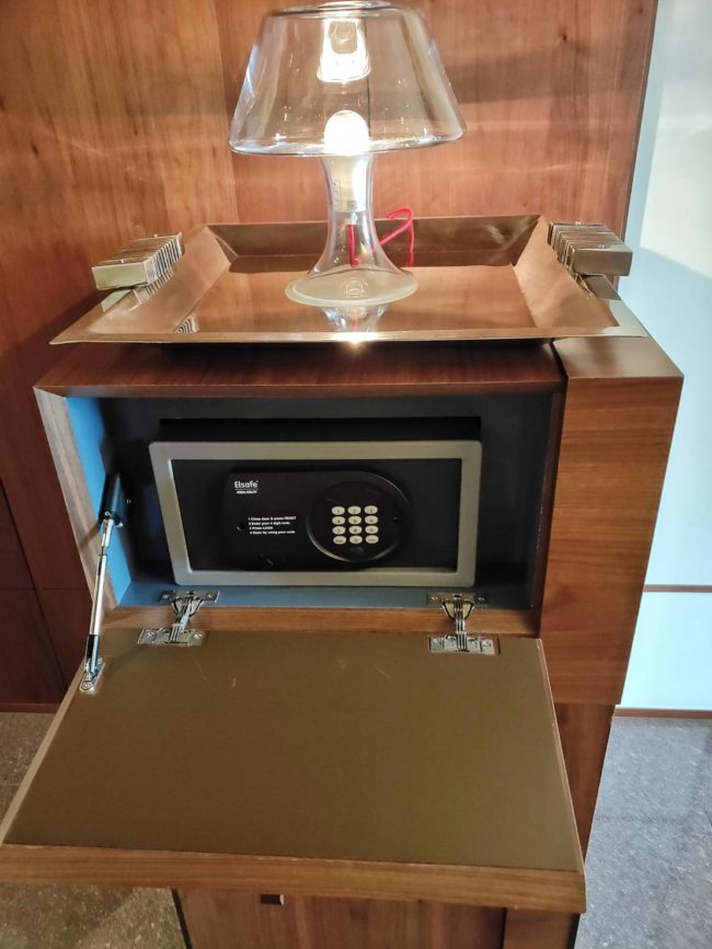 オブジェの中の金庫