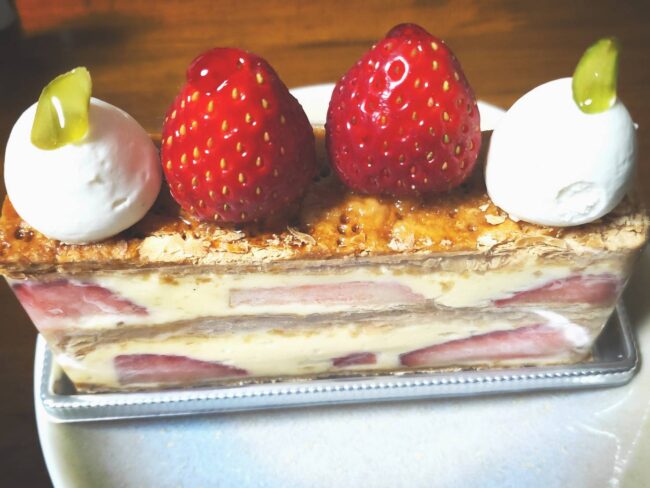 イチゴとカスタードのミルフィーユ