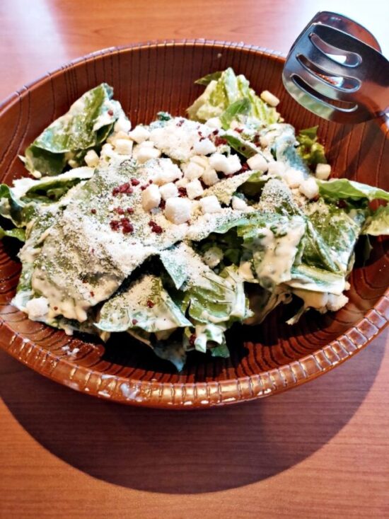 前菜：カルパッチョ＆シーザーサラダ