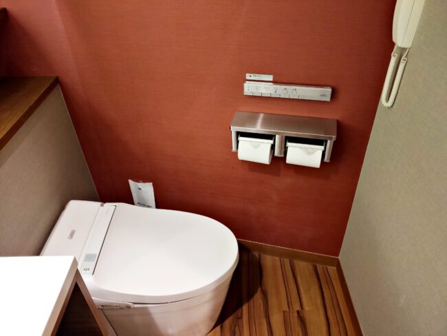 トイレ・ベイシン・バスタブが集まっている